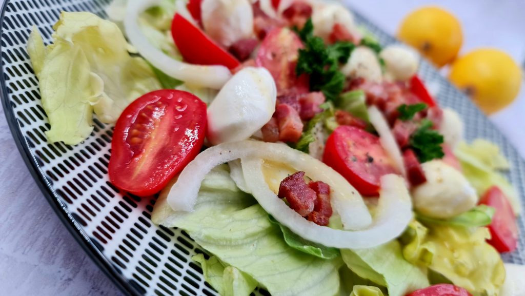 obrok salata sa slaninom